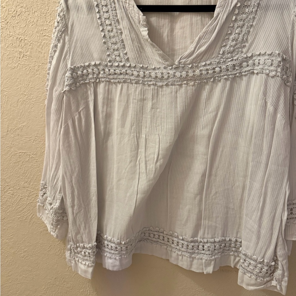 Crown & Ivy White Textured Blouse with Lace Accents